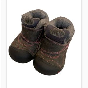 Keen winter boots in size 6T